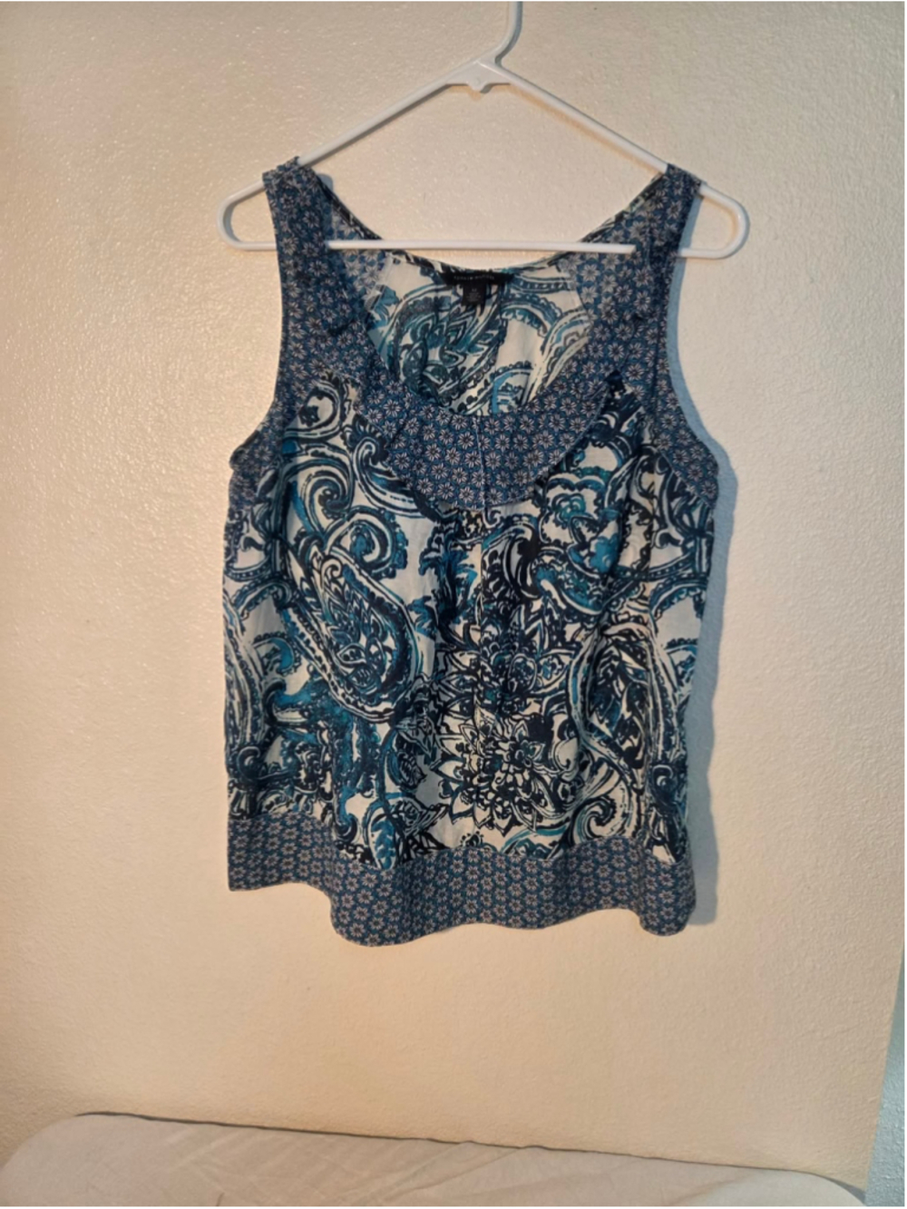 Tommy Hilfiger Women’s Paisley Floral Ruffle Scoop Neck Blouse Blue Size M W-174